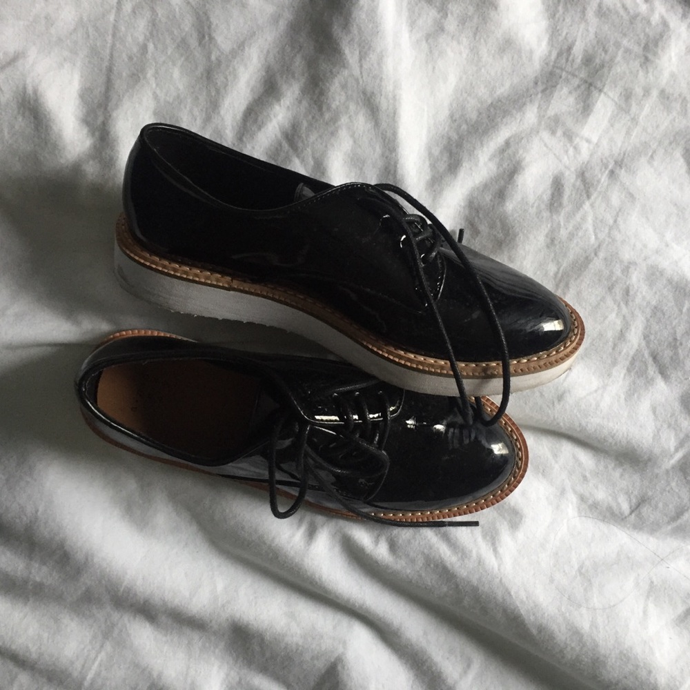 Oxford patent platform shoes
